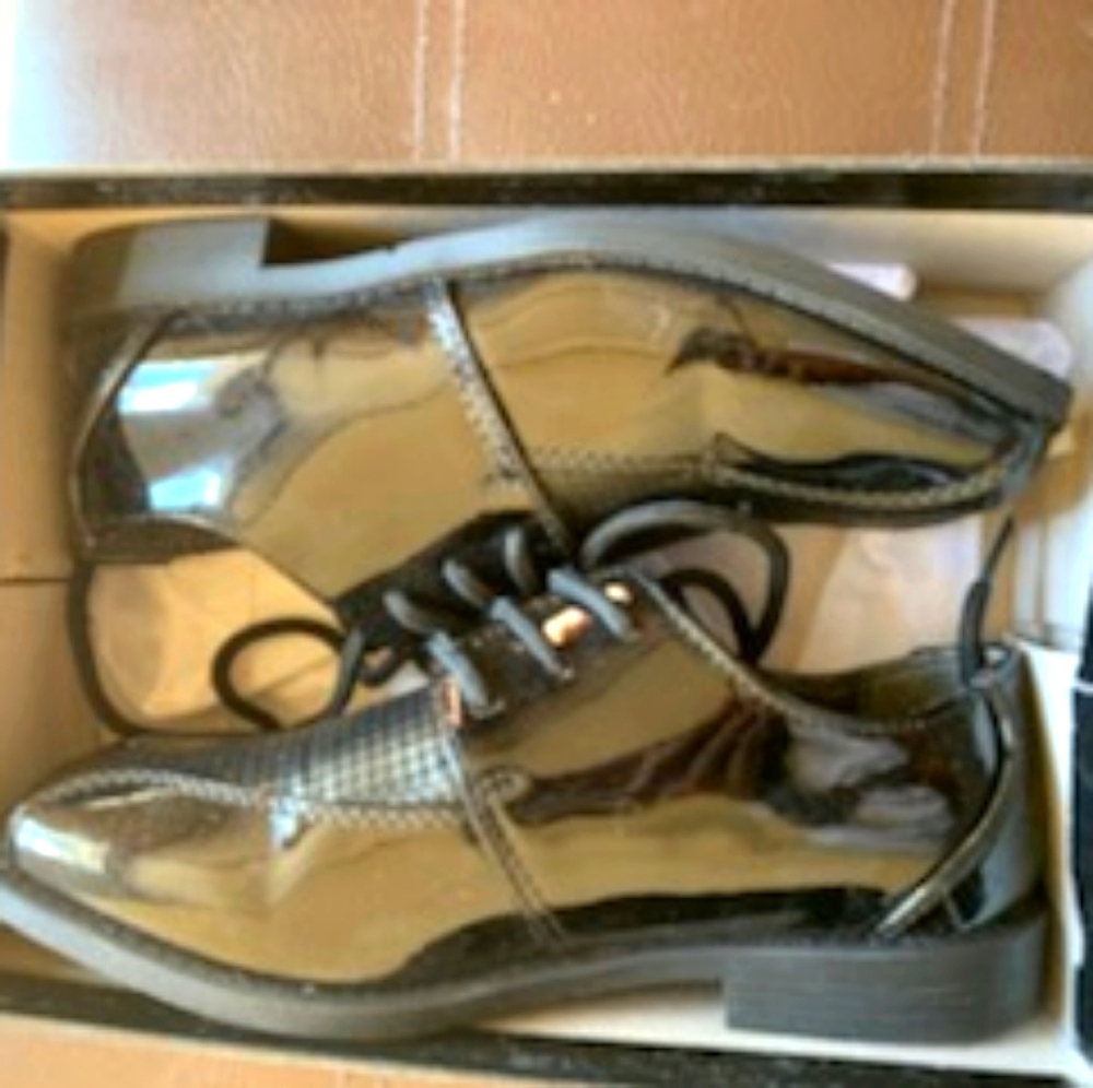 Kids dress shoes